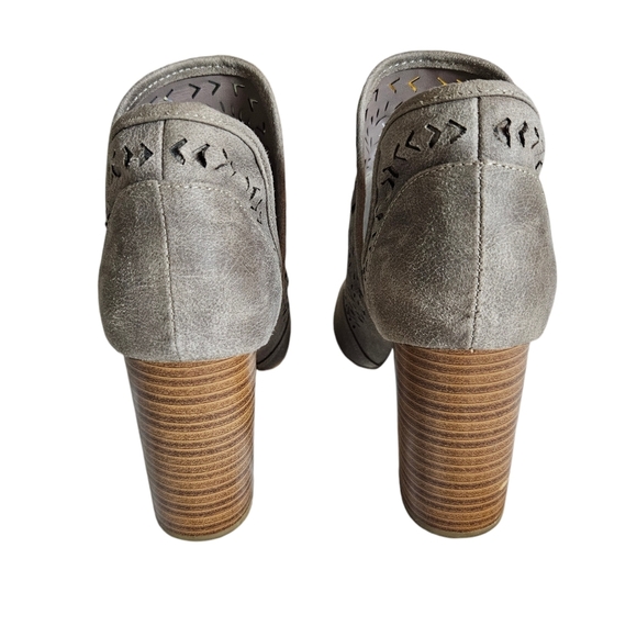 Fergalicious By Fergie Harvey Ankle Bootie Suede Leather Taupe Womens Size 8.5 - Picture 3 of 8